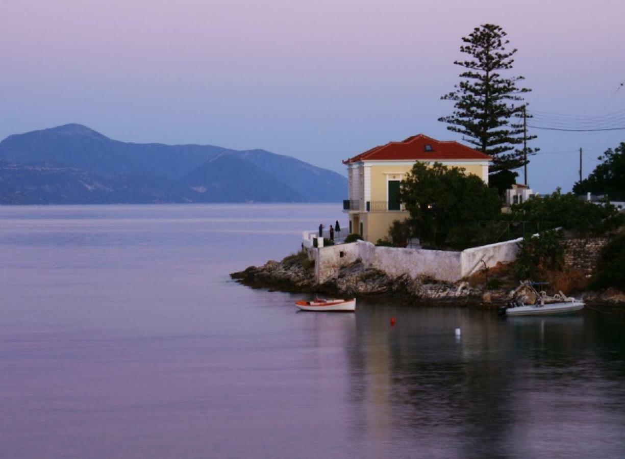 Fey'S House Waterfront - Φισκάρδο Villa Exterior foto